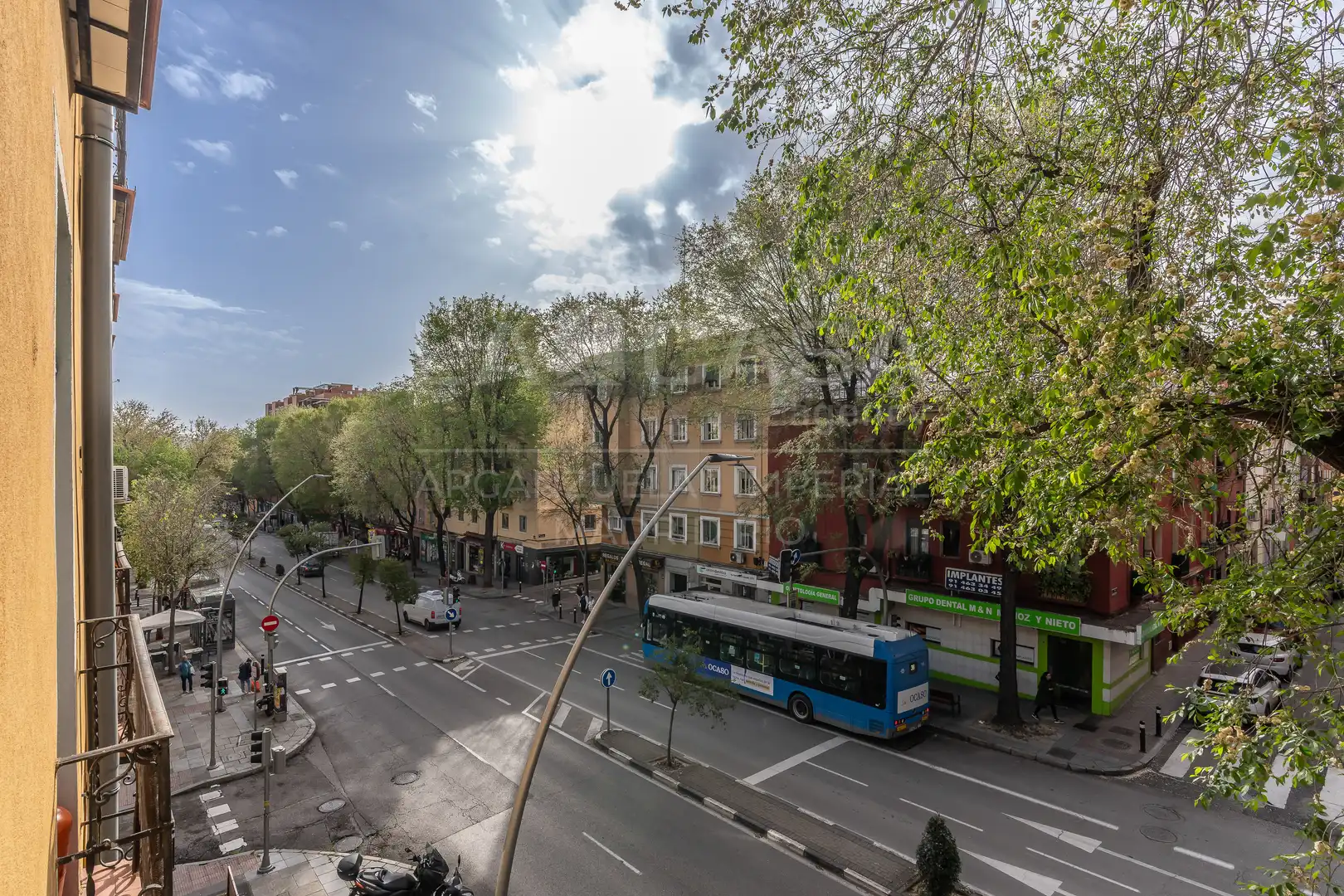 Vista exterior de Piso en venta en Madrid con Balcón