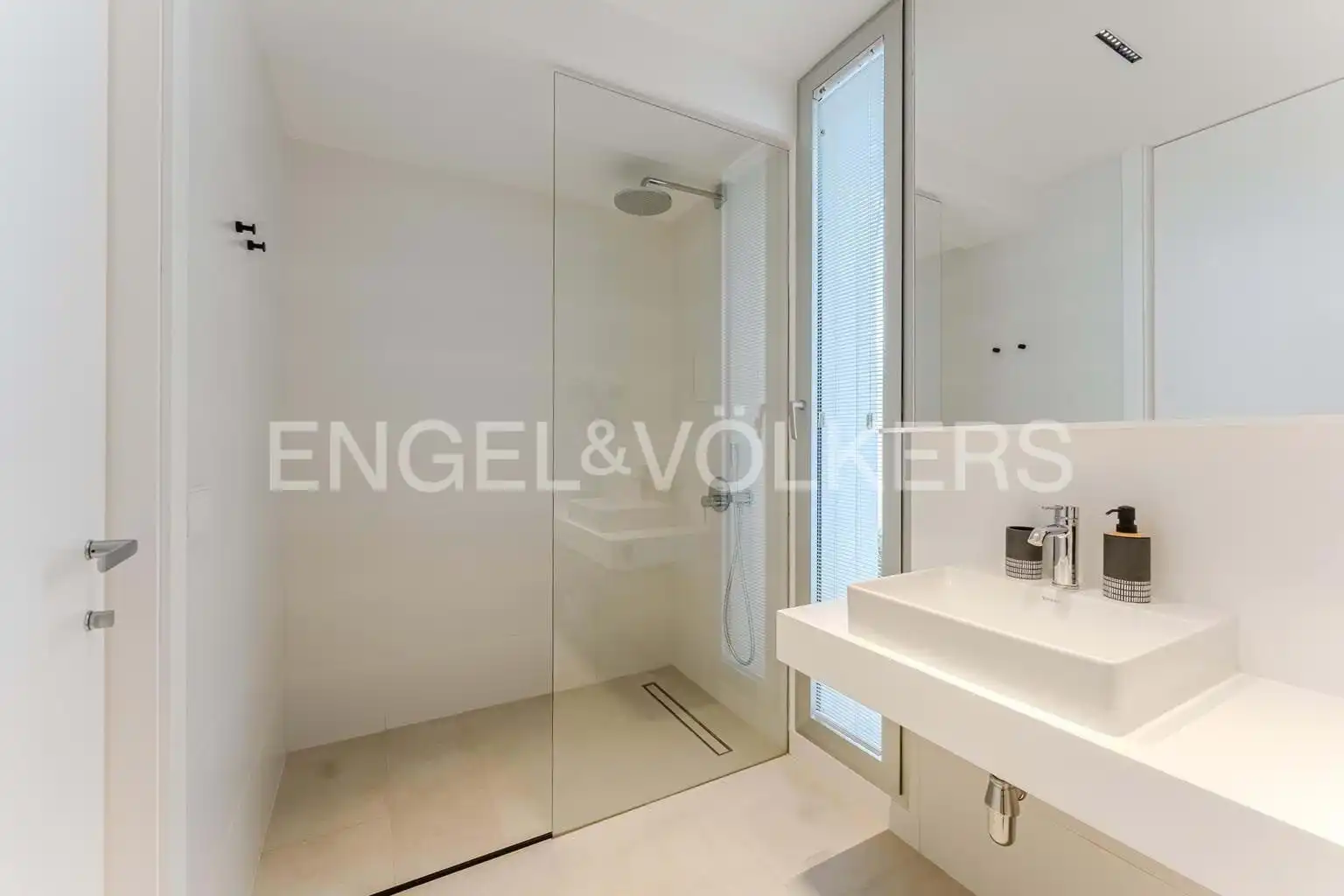 Bathroom of Houses for sale in Guía de Isora  with Air Conditioner, Terrace and Swimming Pool