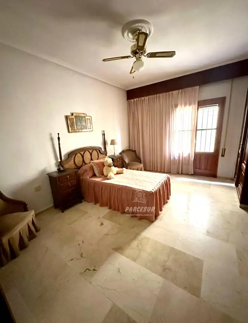 Dormitori de Casa o xalet en venda en Córdoba amb Aire condicionat, Traster i Piscina