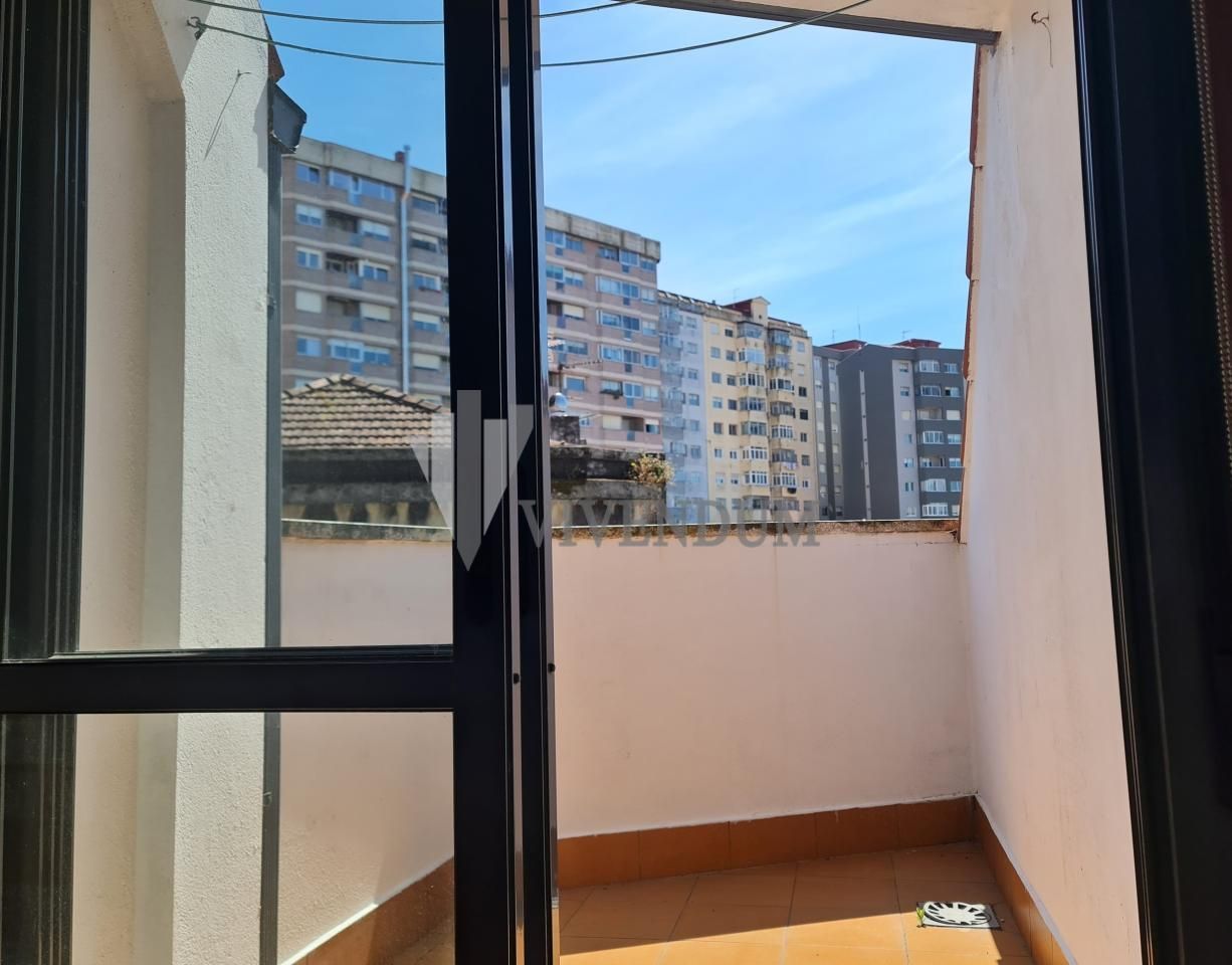 Schlafzimmer von Wohnungen zum verkauf in Vigo  mit Heizung, Terrasse und Möbliert