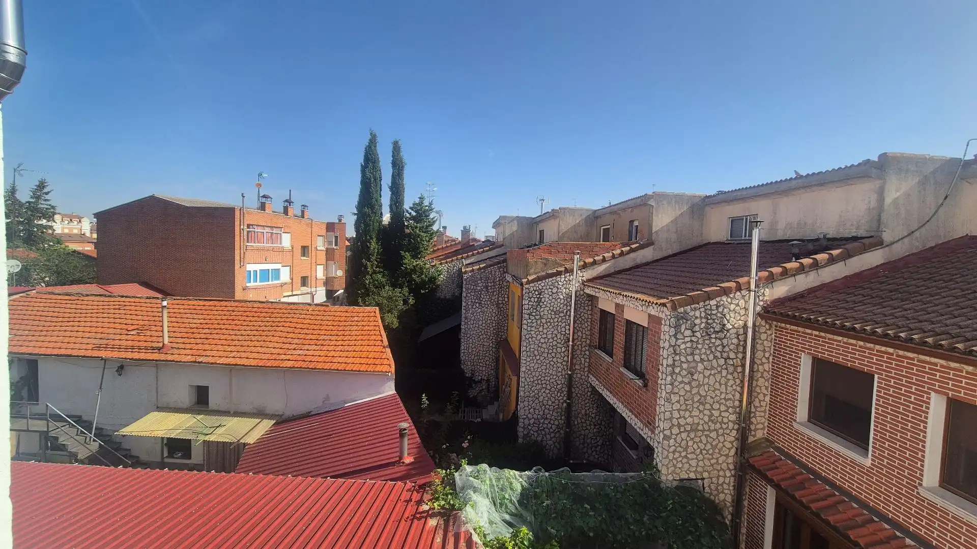 Vista exterior de Pis en venda en Laguna de Duero amb Calefacció i Traster