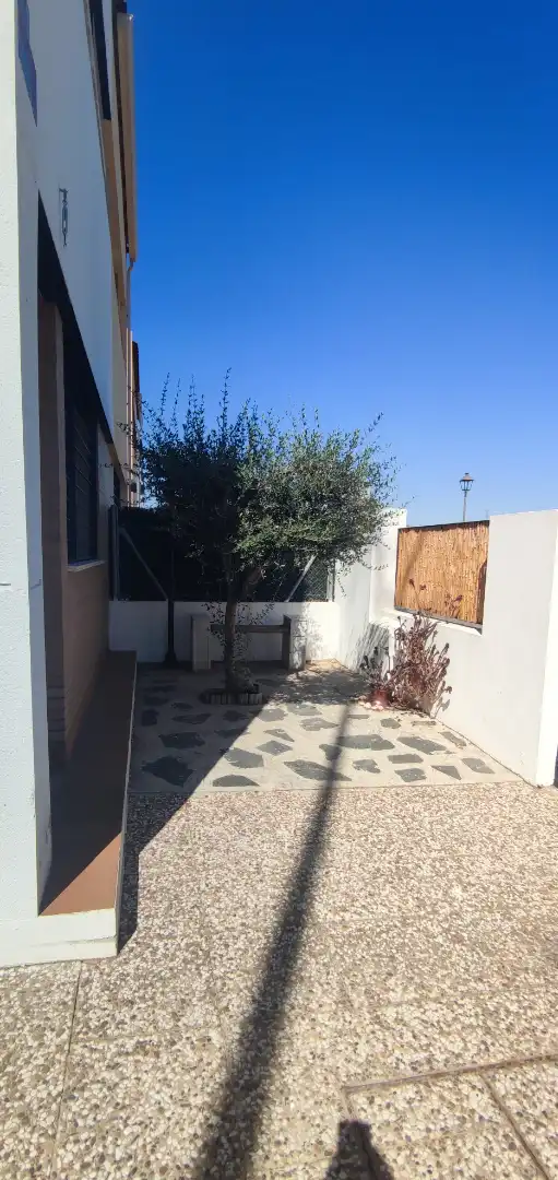 Terrassa de Casa adosada en venda en Benacazón amb Aire condicionat, Moblat i Internet