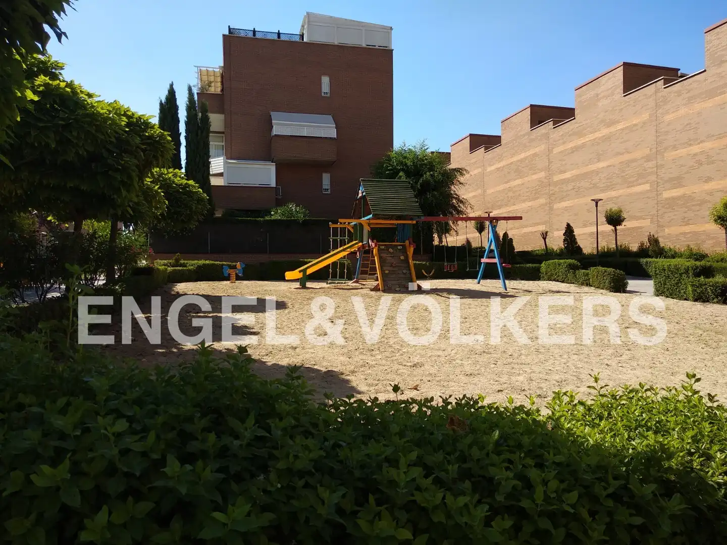 Jardín de Piso de alquiler en Boadilla del Monte con Calefacción, Parquet y Terraza