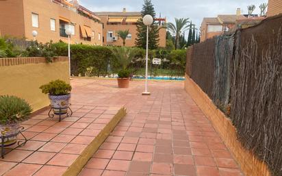 Jardí de Pis en venda en Tomares amb Aire condicionat i Piscina