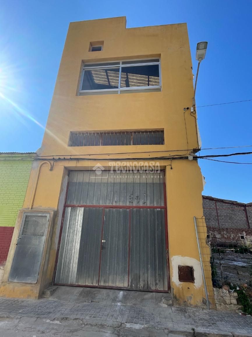 Exterior view of Building for sale in Manises