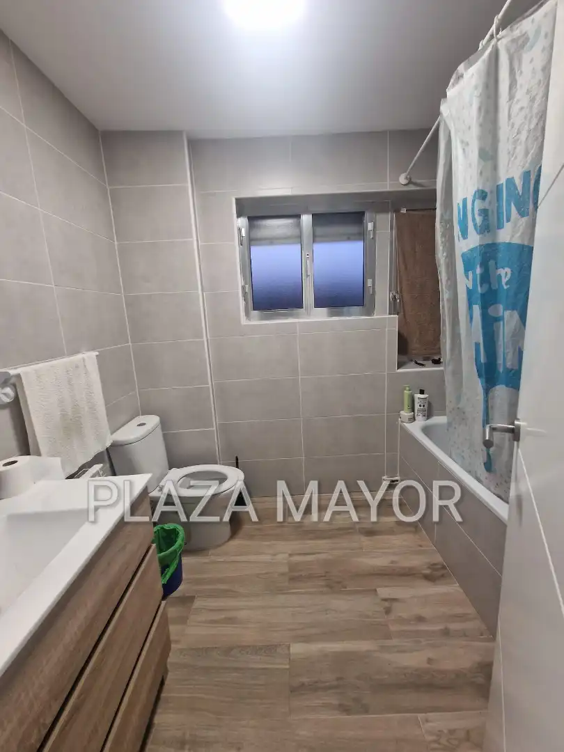 Bany de Pis en venda en Salamanca amb Calefacció