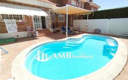 Swimming pool of Single-family semi-detached for sale in Illescas  with Heating, Private garden and Terrace