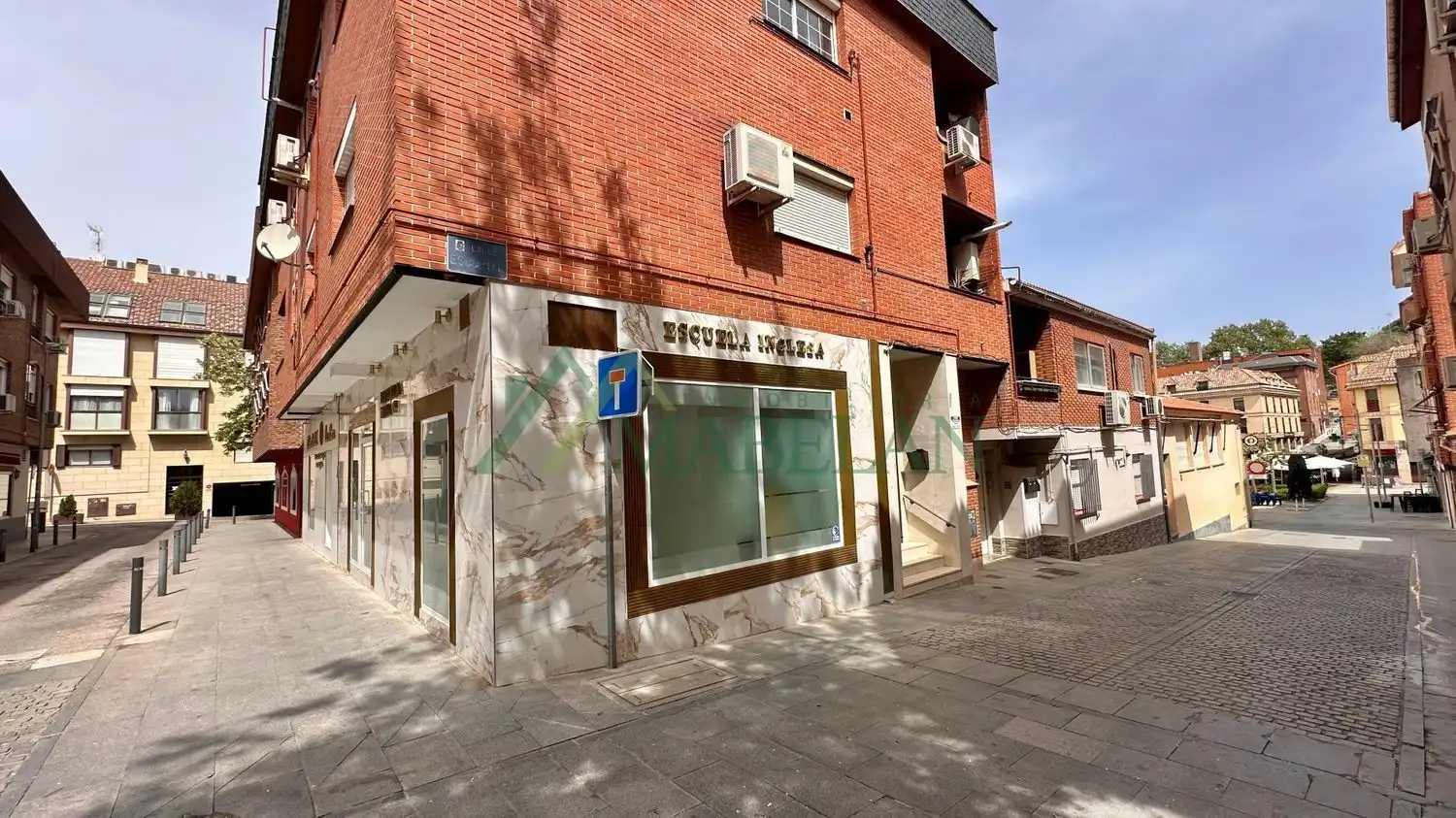 Außenansicht von Geschaftsraum zum Verkauf in Las Rozas de Madrid mit Klimaanlage