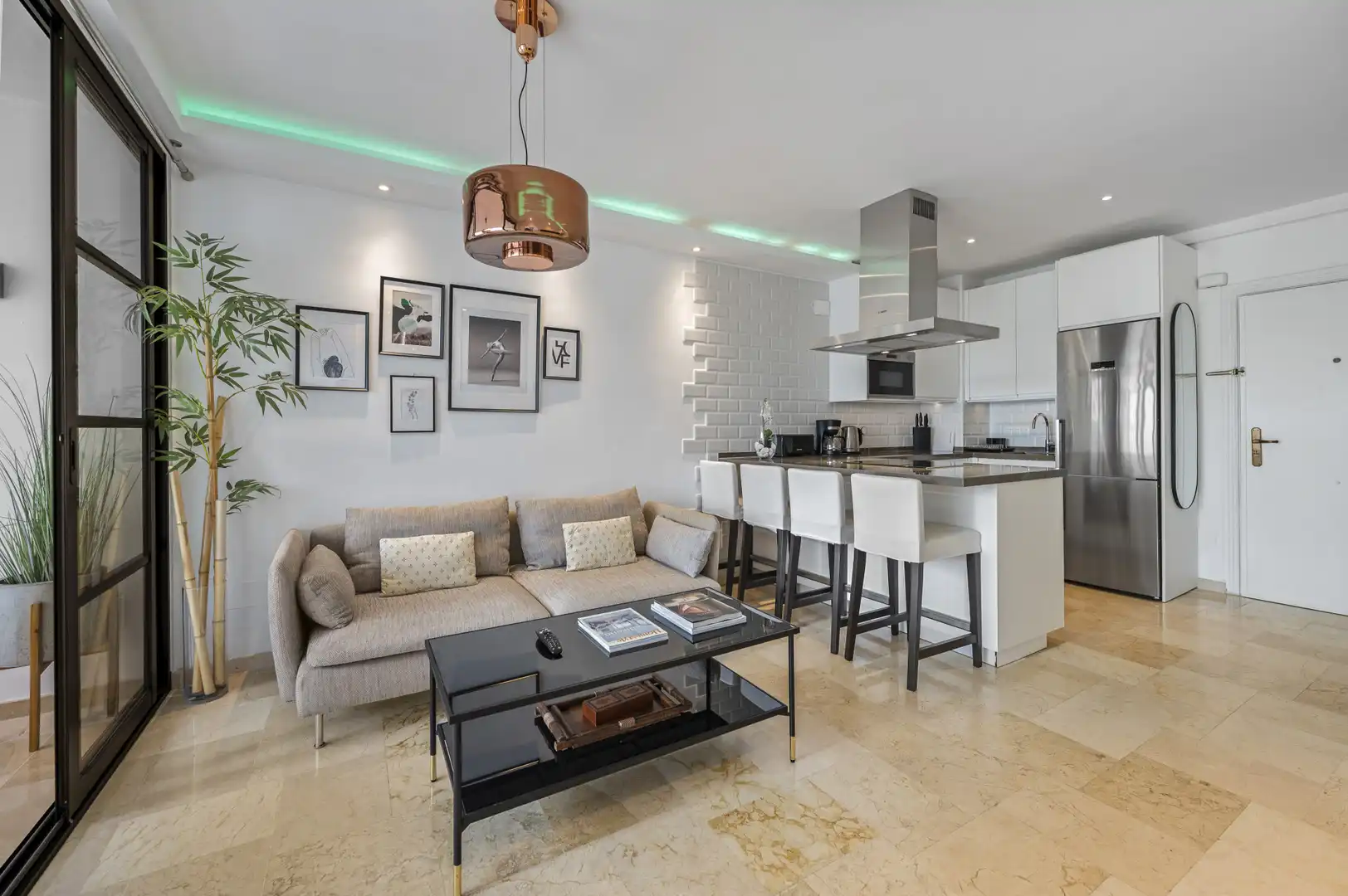 Living room of Apartments for rent in Marbella  with Air Conditioner, Swimming Pool and Furnished