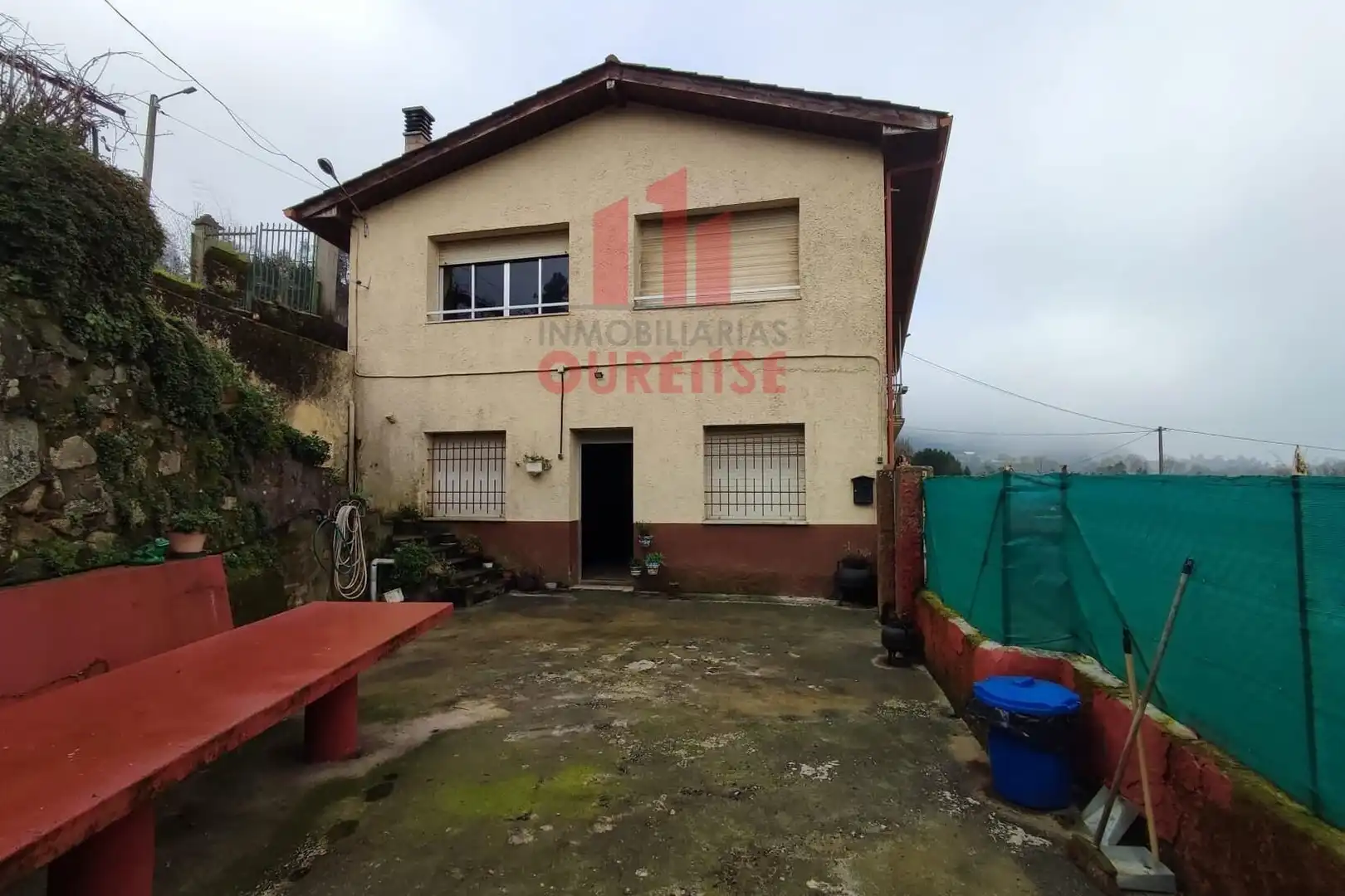 House with terrace for sale in Toén
