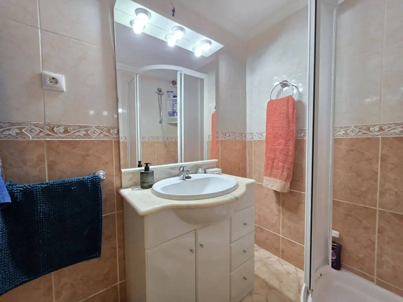 Baño de Piso en venta en Vila-seca con Terraza, Amueblado y Balcón