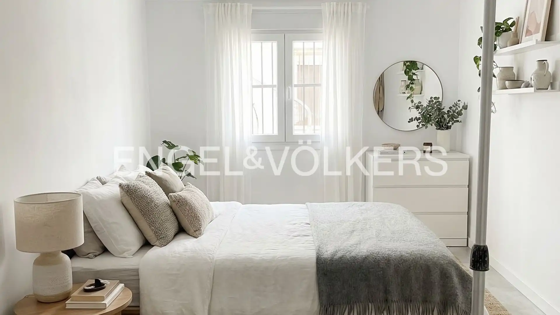 Bedroom of Apartments for sale in  Madrid Capital  with Air Conditioner and Heating