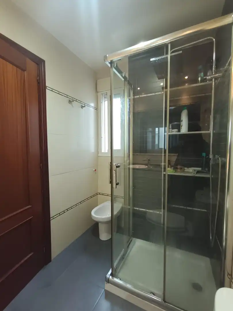Baño de Piso en venta en La Algaba con Aire acondicionado