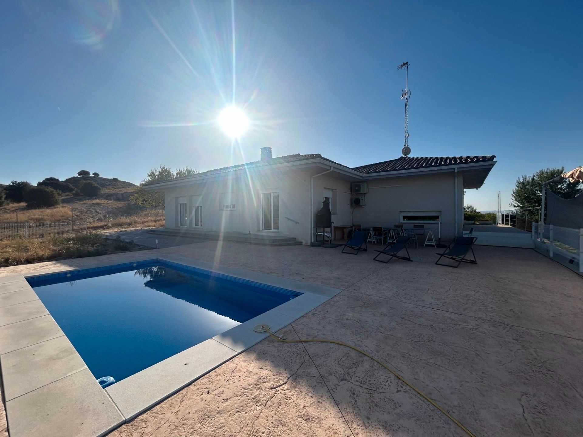 Piscina de Casa o xalet en venda en Villarejo de Salvanés amb Aire condicionat, Calefacció i Jardí privat