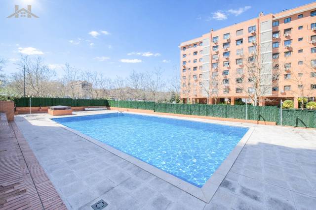 Piso en Venta en Avenida de los Artesanos en Primera Fase - Nuevo Tres Cantos