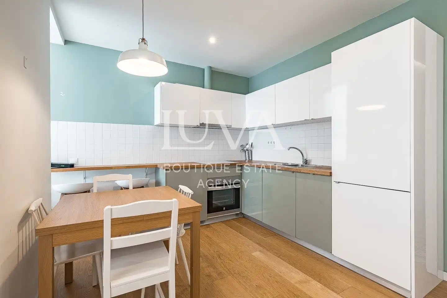 Cuina de Apartament en venda en Barcelona amb Aire condicionat i Calefacció