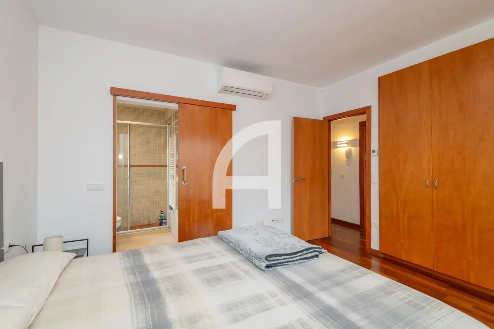 Habitación de Casa o chalet en venta en Sant Julià de Ramis con Aire acondicionado, Calefacción y Jardín privado
