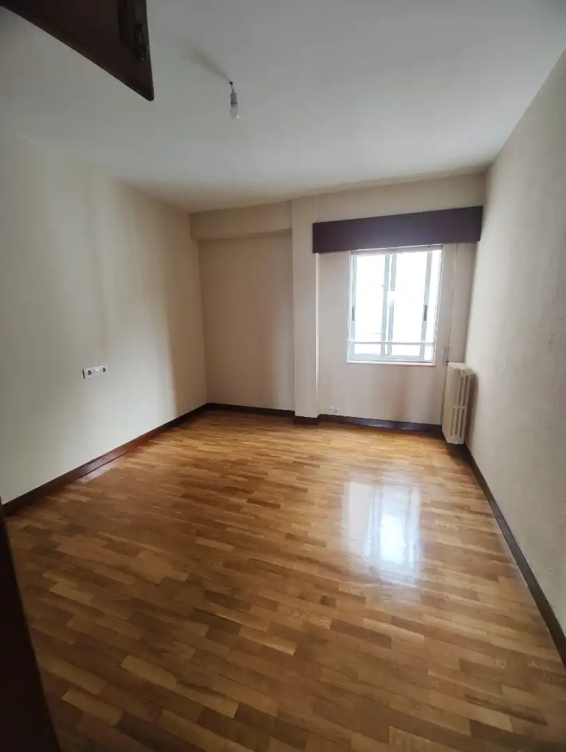 Habitación de Piso de alquiler en Santiago de Compostela  con Calefacción, Parquet y Horno