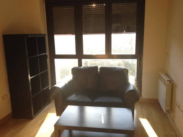 Apartamento en Alquiler en Calle la Iglesia en Zona Renfe