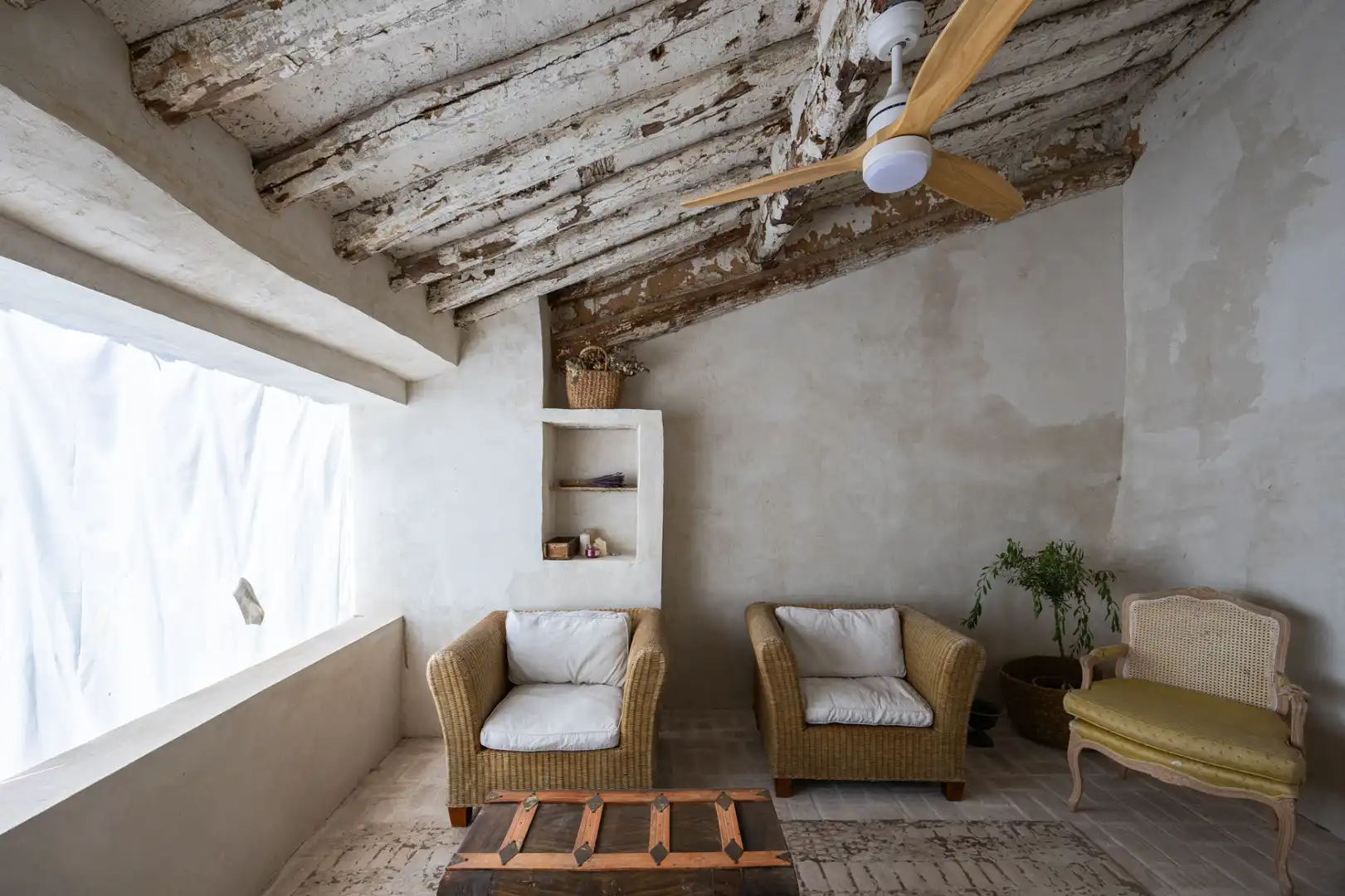 Sala de estar de Casa o chalet en venta en El Puente del Arzobispo con Aire acondicionado, Calefacción y Jardín privado