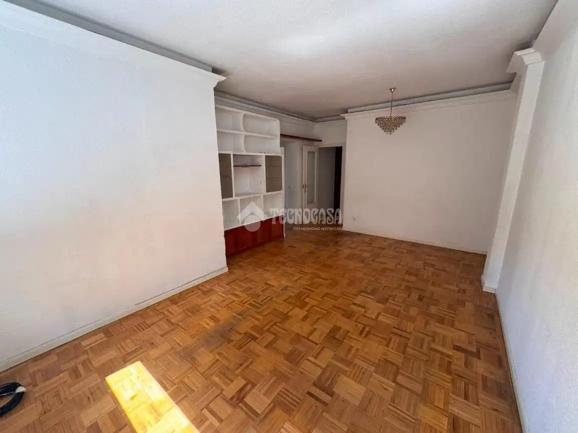 Dormitori de Pis en venda en Madrid amb Calefacció i Parquet