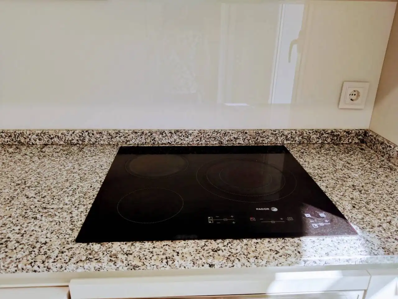 Cocina de Dúplex de alquiler en Burgos con Calefacción, Parquet y Amueblado