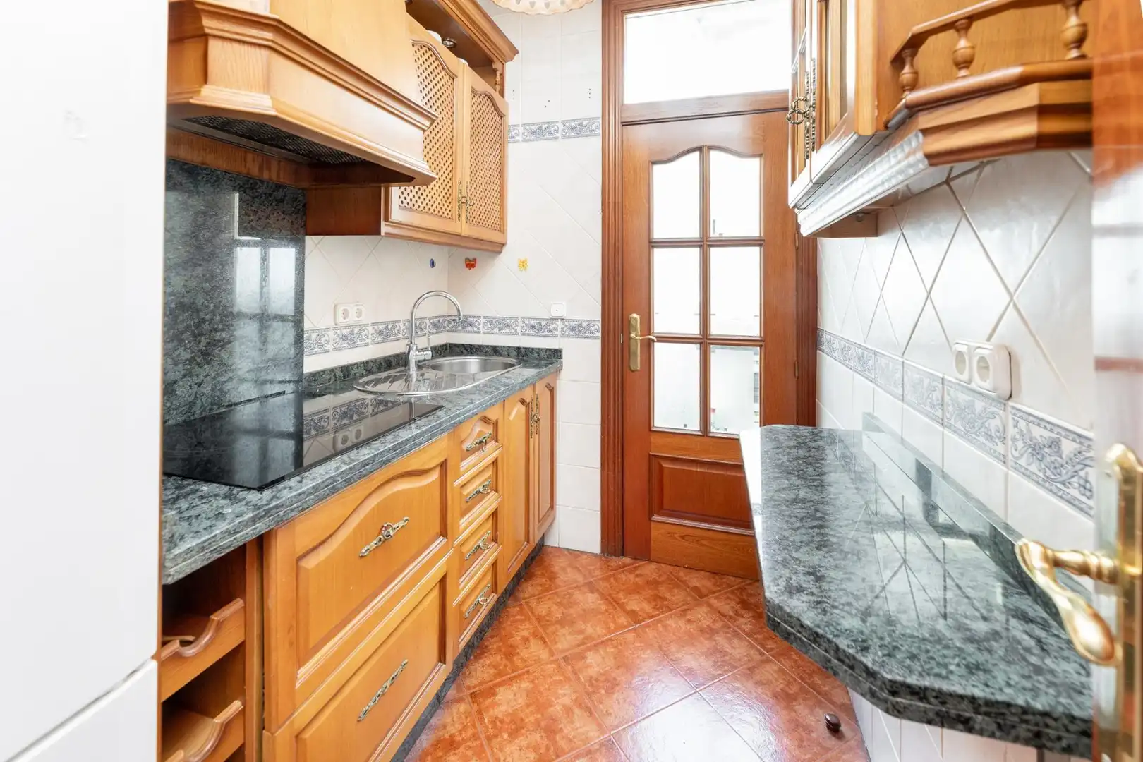 Kitchen of Flat for sale in Granada  with Air Conditioner, Heating and Parquet flooring