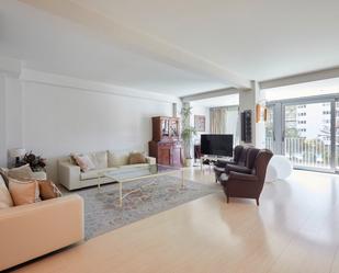 Living room of Flat for sale in  Barcelona Capital  with Air Conditioner, Heating and Parquet flooring