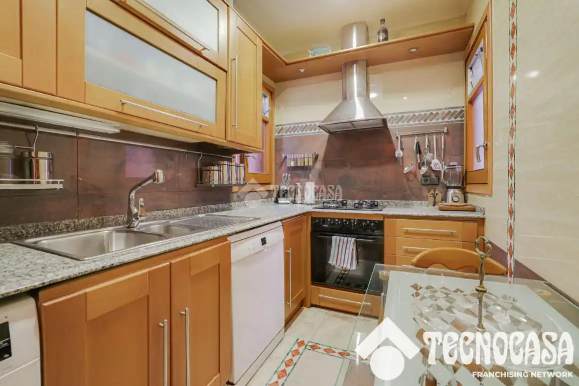 Cocina de Piso en venta en Barcelona con Calefacción y Balcón