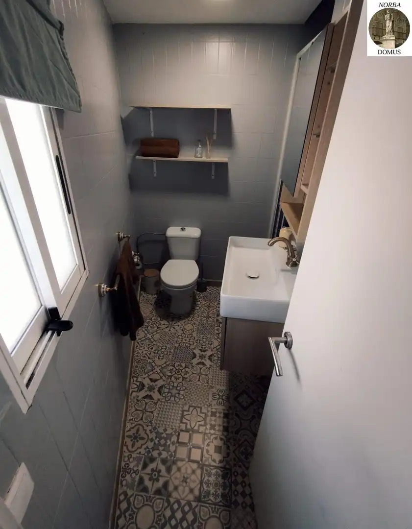 Baño de Apartamento en venta en Cáceres con Aire acondicionado, Calefacción y Amueblado