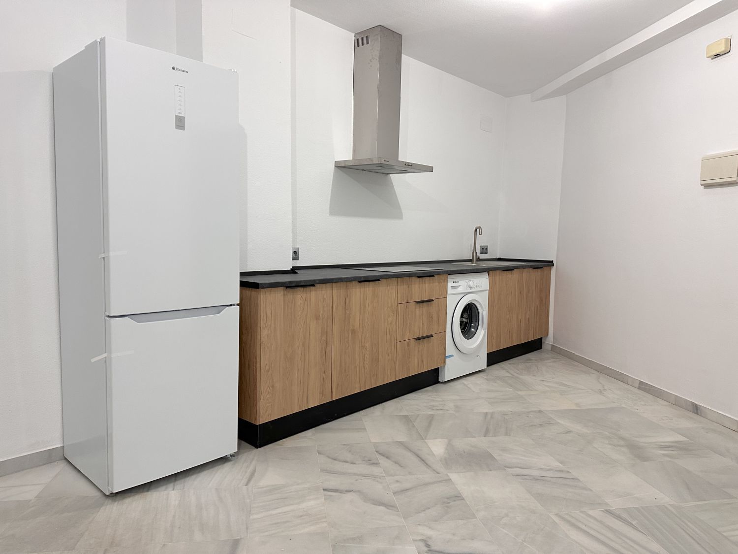 Cuina de Oficina en venda en Dos Hermanas amb Aire condicionat i Calefacció