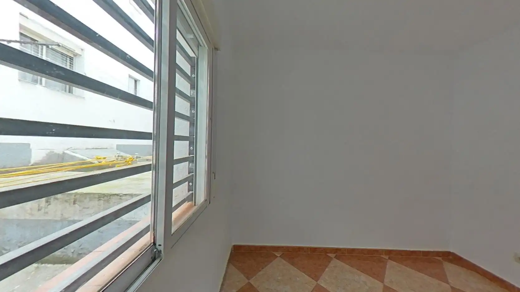 Habitación de Piso en venta en Madrid con Calefacción