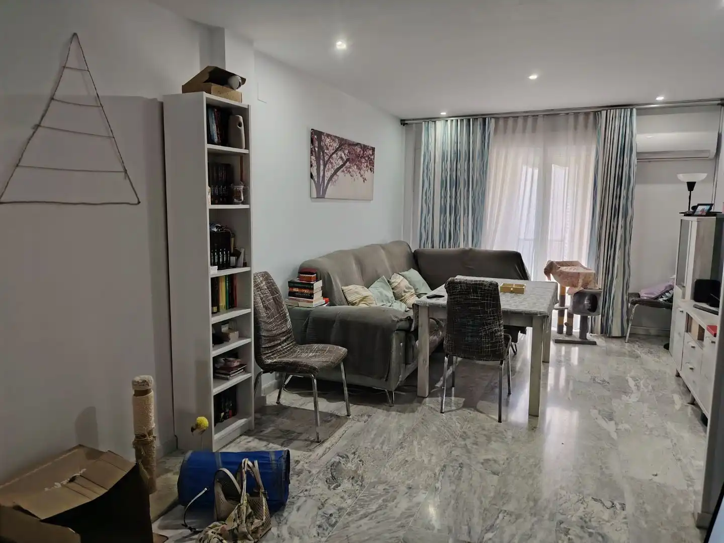 Living room of Flat for sale in  Sevilla Capital  with Air Conditioner and Balcony