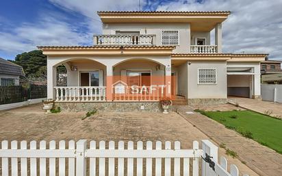 Exterior view of House or chalet for sale in El Vendrell  with Heating, Terrace and Swimming Pool
