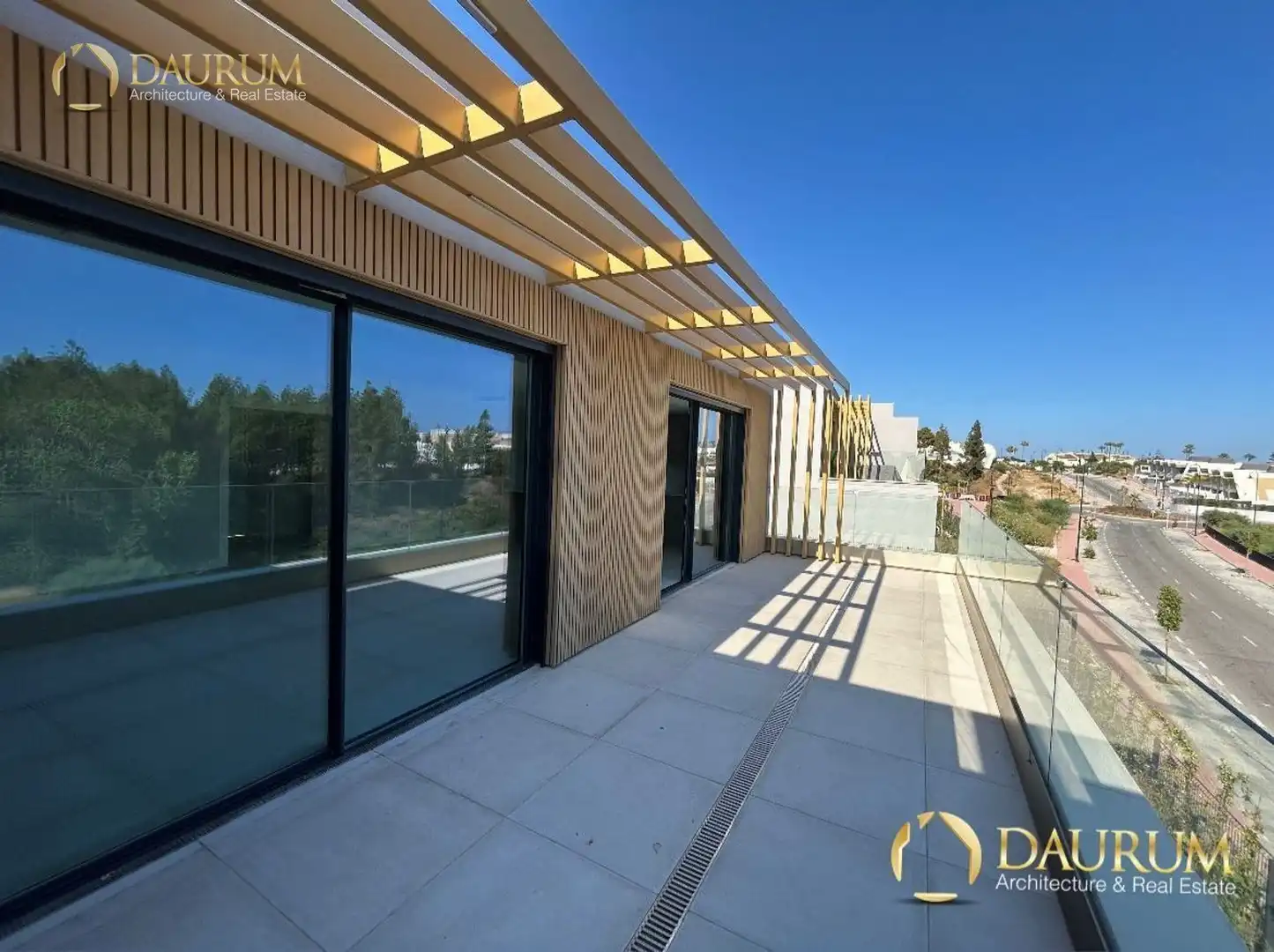Chalet con piscina en venta en Licaon