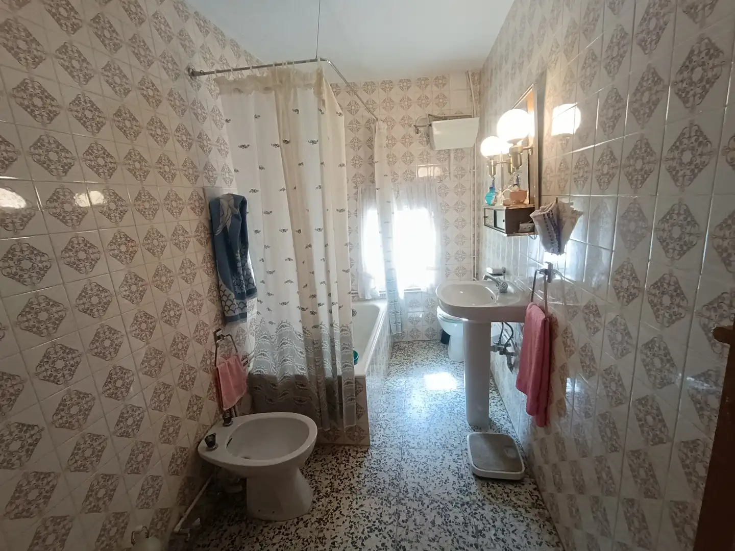 Bathroom of Houses for sale in Gata, Cáceres