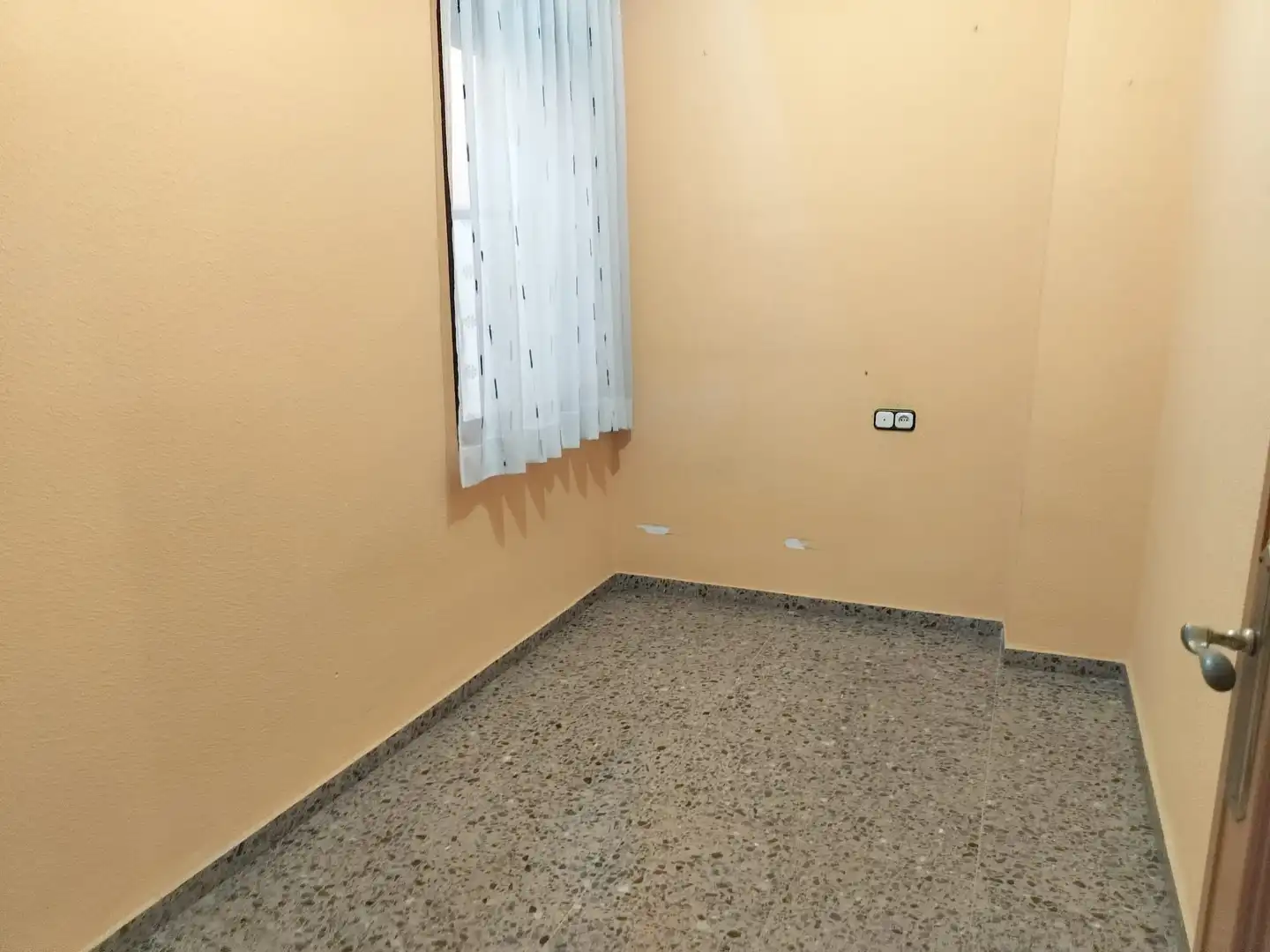 Dormitori de Casa o xalet en venda en La Pobla de Vallbona amb Terrassa i Traster