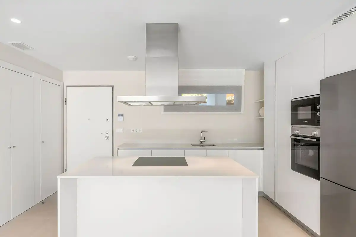 Piso con ascensor en venta en Río Real - Los Monteros, imagen 9