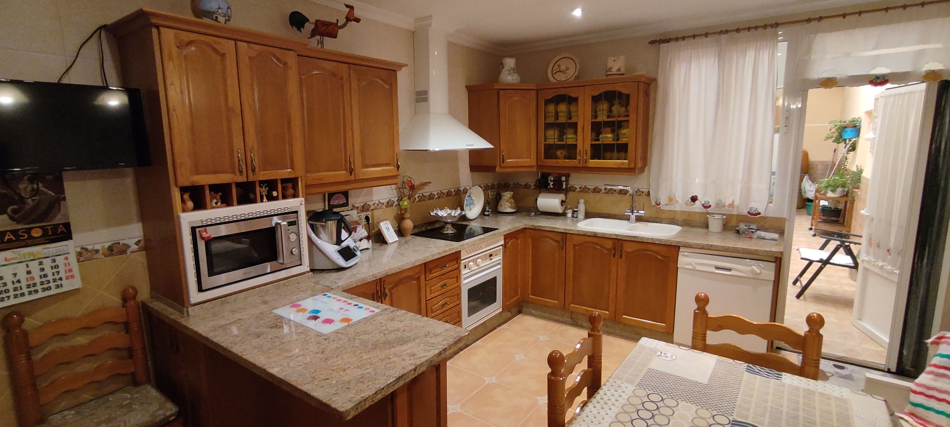 Kitchen of House or chalet for sale in Pedro Muñoz  with Air Conditioner, Heating and Parquet flooring
