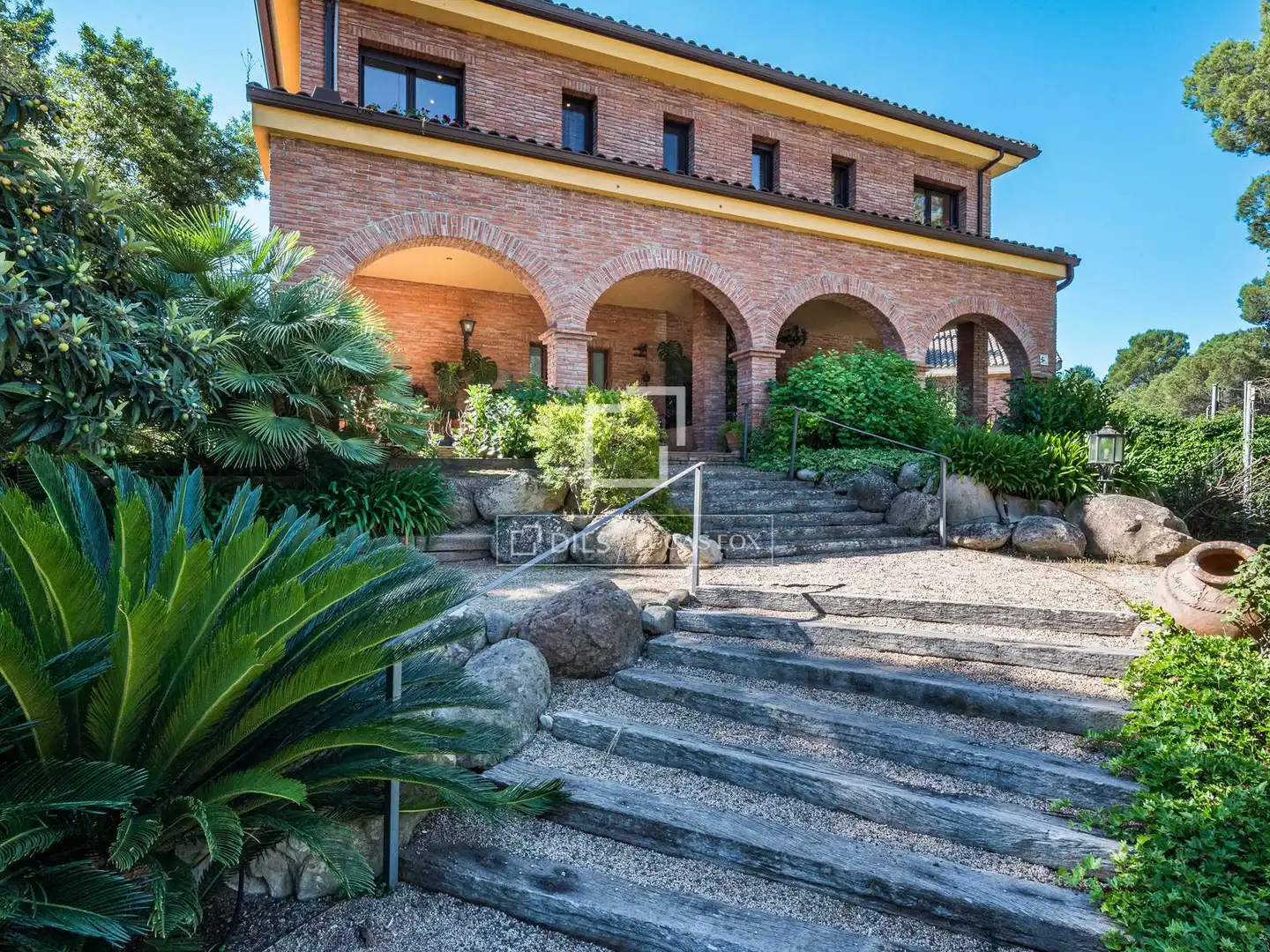 Vista exterior de Casa o chalet en venta en Sant Cugat del Vallès con Aire acondicionado, Calefacción y Trastero