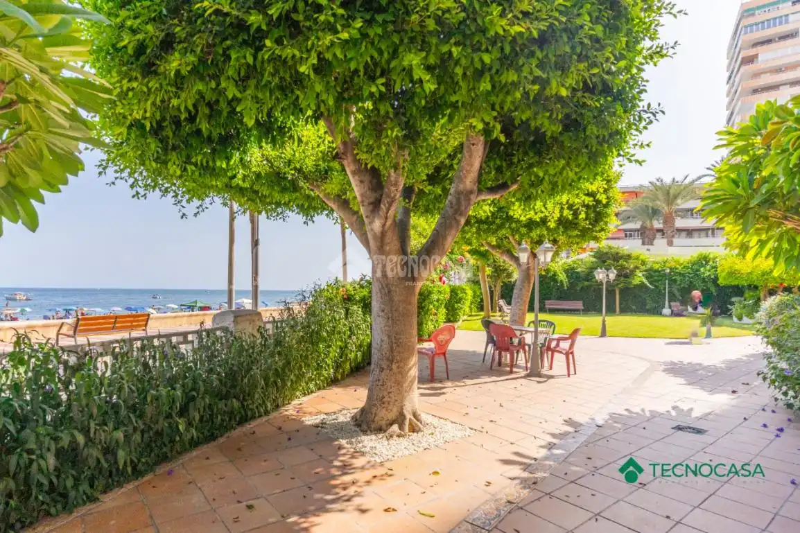 Jardí de Pis en venda en Roquetas de Mar amb Aire condicionat i Terrassa