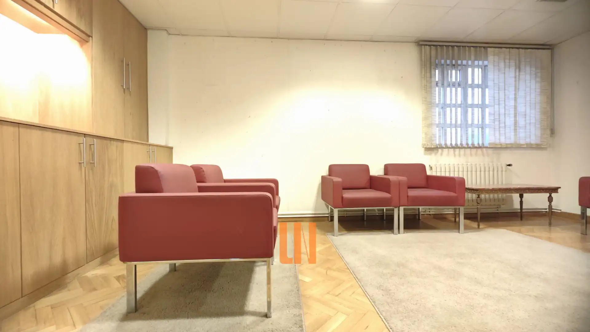 Büro zur Miete in A Coruña Capital  mit Heizung und Internet