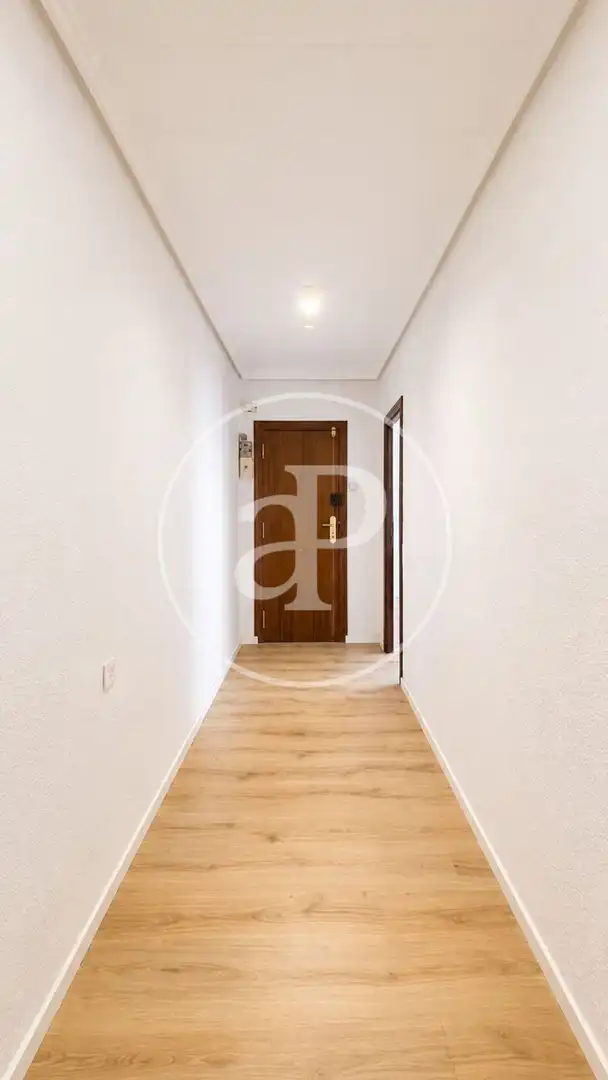 Flat for rent in Valencia  with Air Conditioner, Heating and Balcony