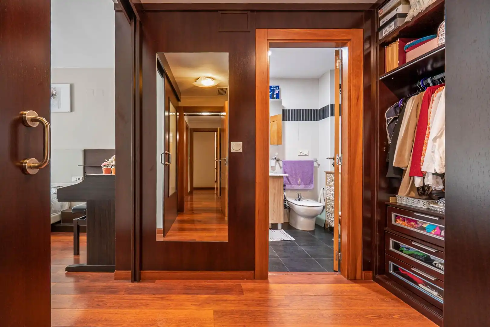 Wohnung zum Verkauf in Granada mit Heizung, Privatgarten und Balkon
