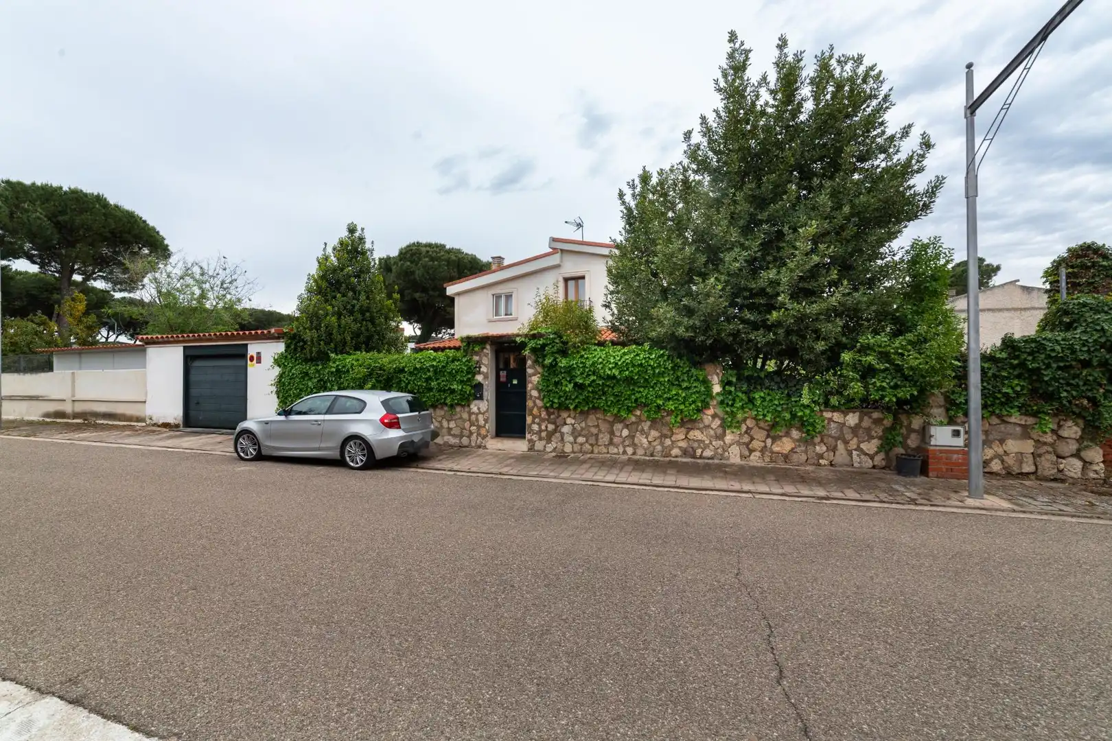 Vista exterior de Casa o chalet en venta en Valladolid con Calefacción, Jardín privado y Piscina