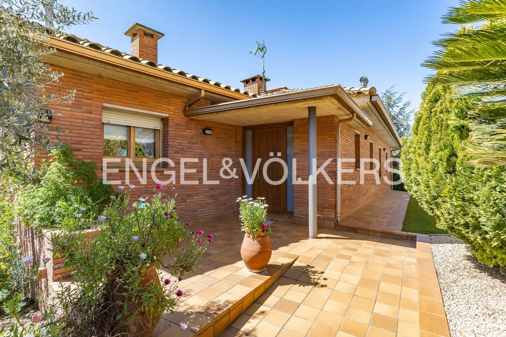 Vista exterior de Casa o xalet en venda en Granollers amb Calefacció, Jardí privat i Terrassa