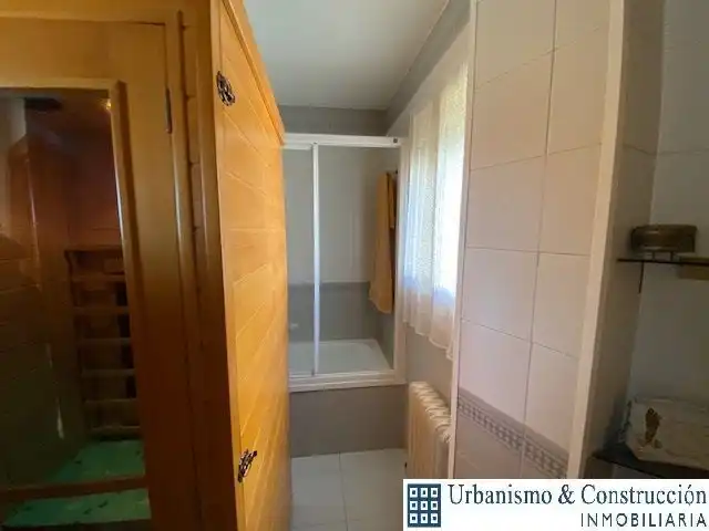 Bathroom of Attic for sale in Ciudad Real  with Air Conditioner, Heating and Private garden