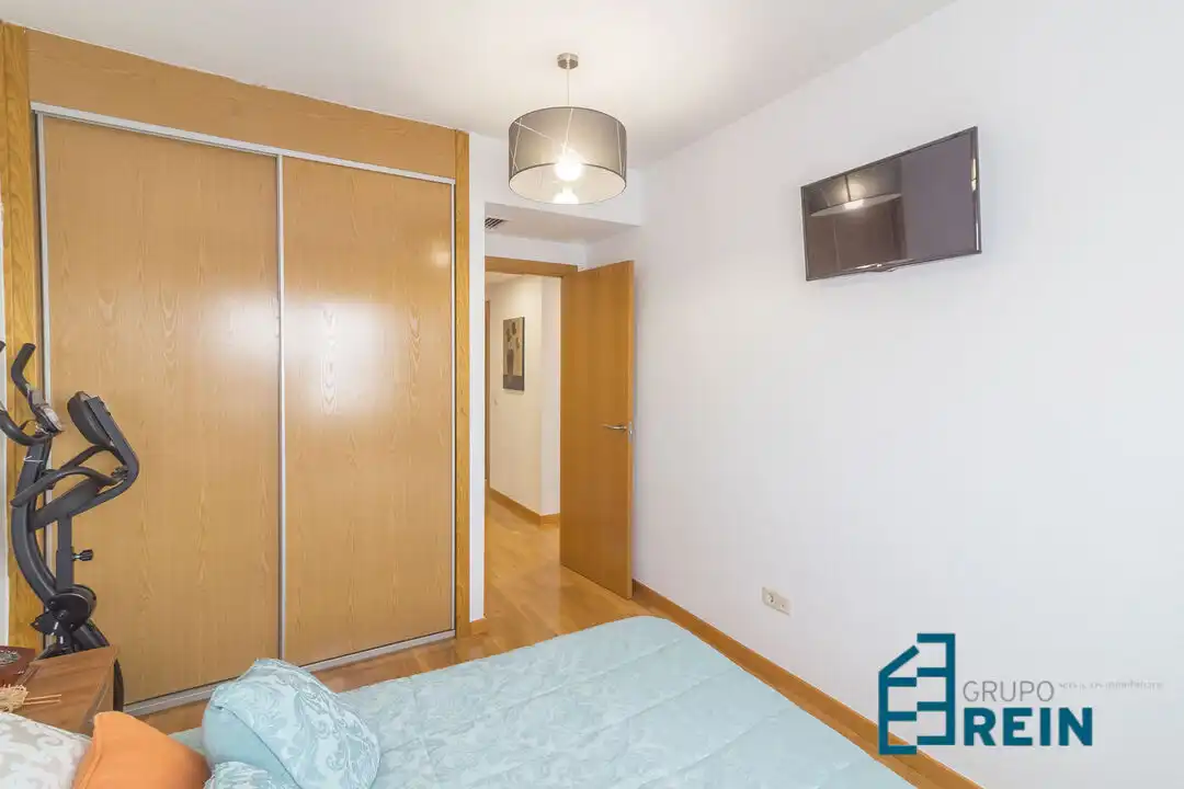 Bedroom of Flat for sale in Recas  with Air Conditioner, Heating and Alarm