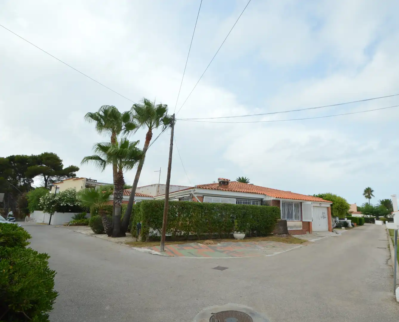 Vista exterior de Casa o xalet en venda en Vinaròs amb Aire condicionat, Calefacció i Jardí privat