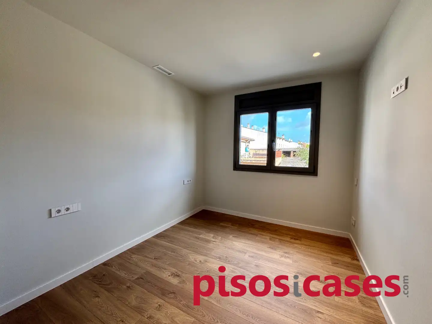 Neubau-Wohnung mit Terrasse zum Verkauf in Carrer Josep Ventura 51, imagen 4